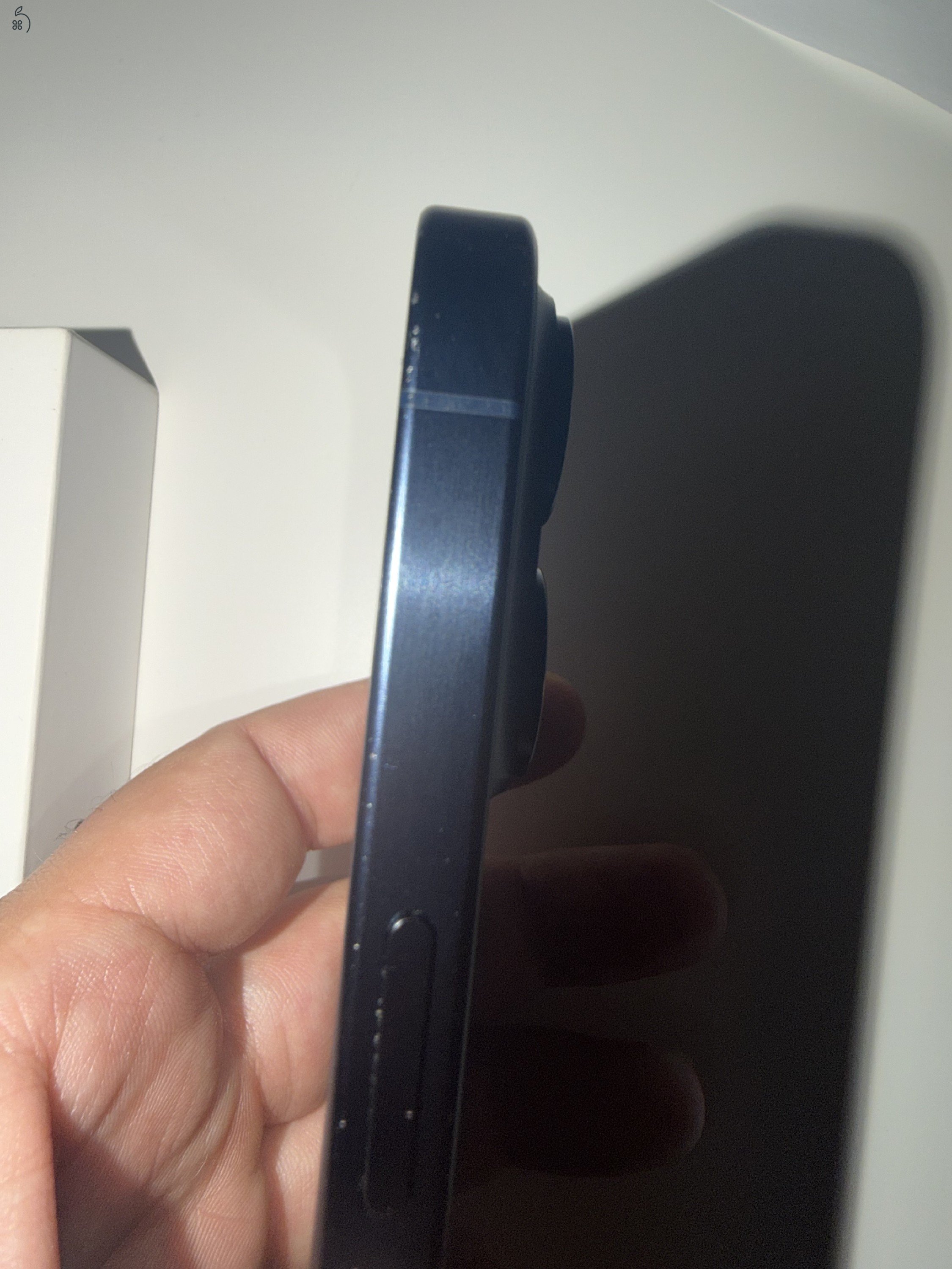 iPhone 15 Pro 128 GB, kék titán színben