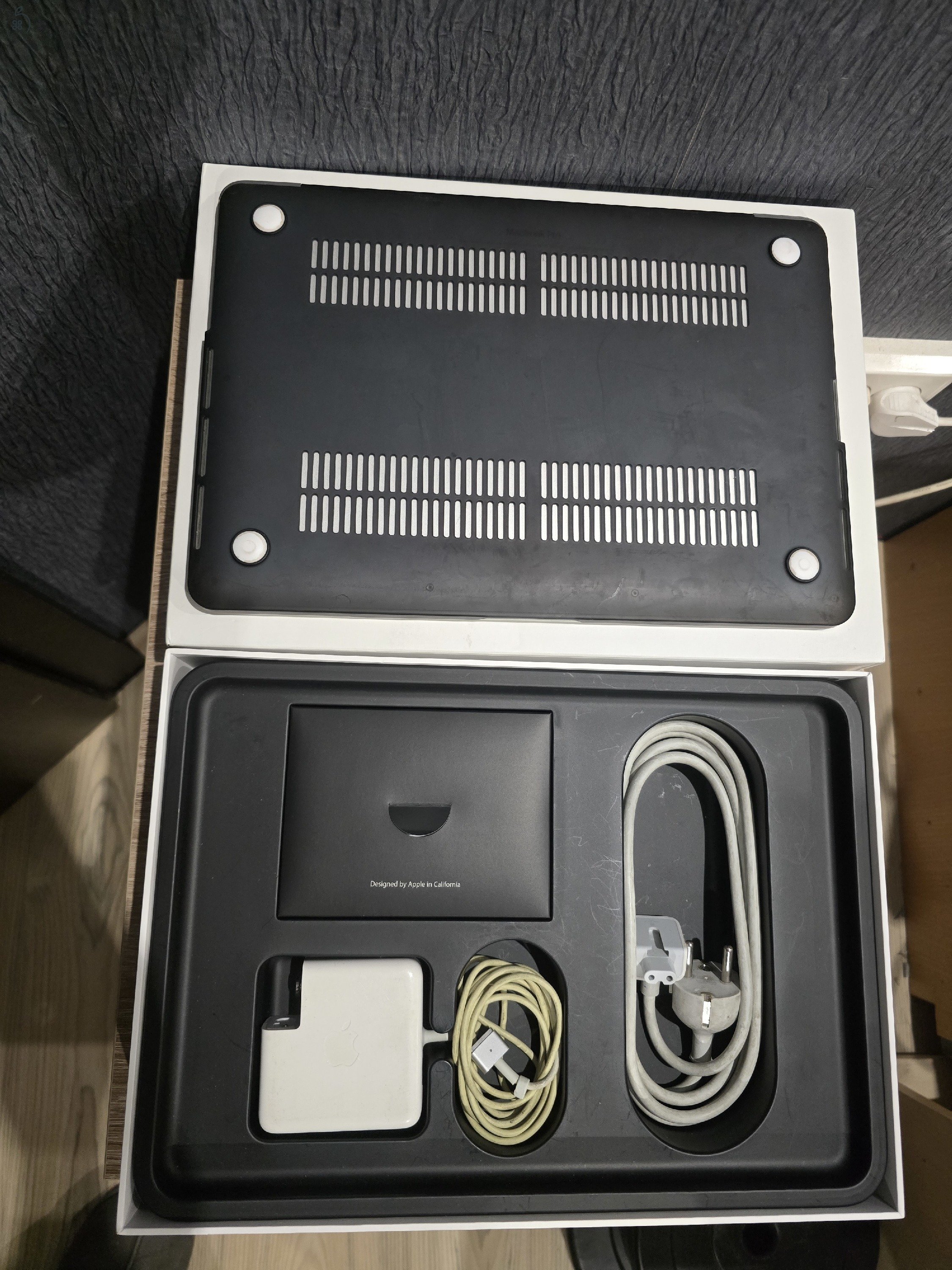 MacBook Pro 13 Retina A1502 early 2015 - kiváló állapotban, gyári töltő, doboz