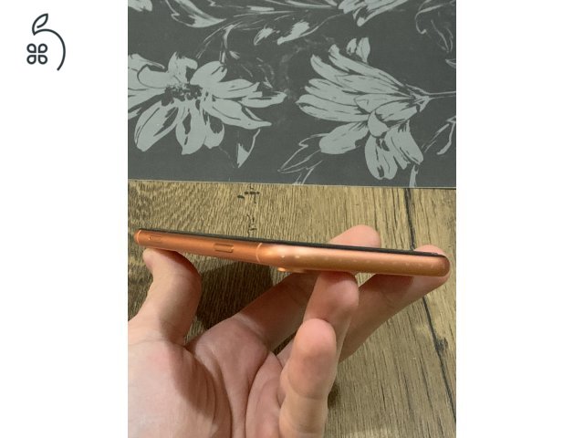 iPhone XR 64GB 100% akksi Független