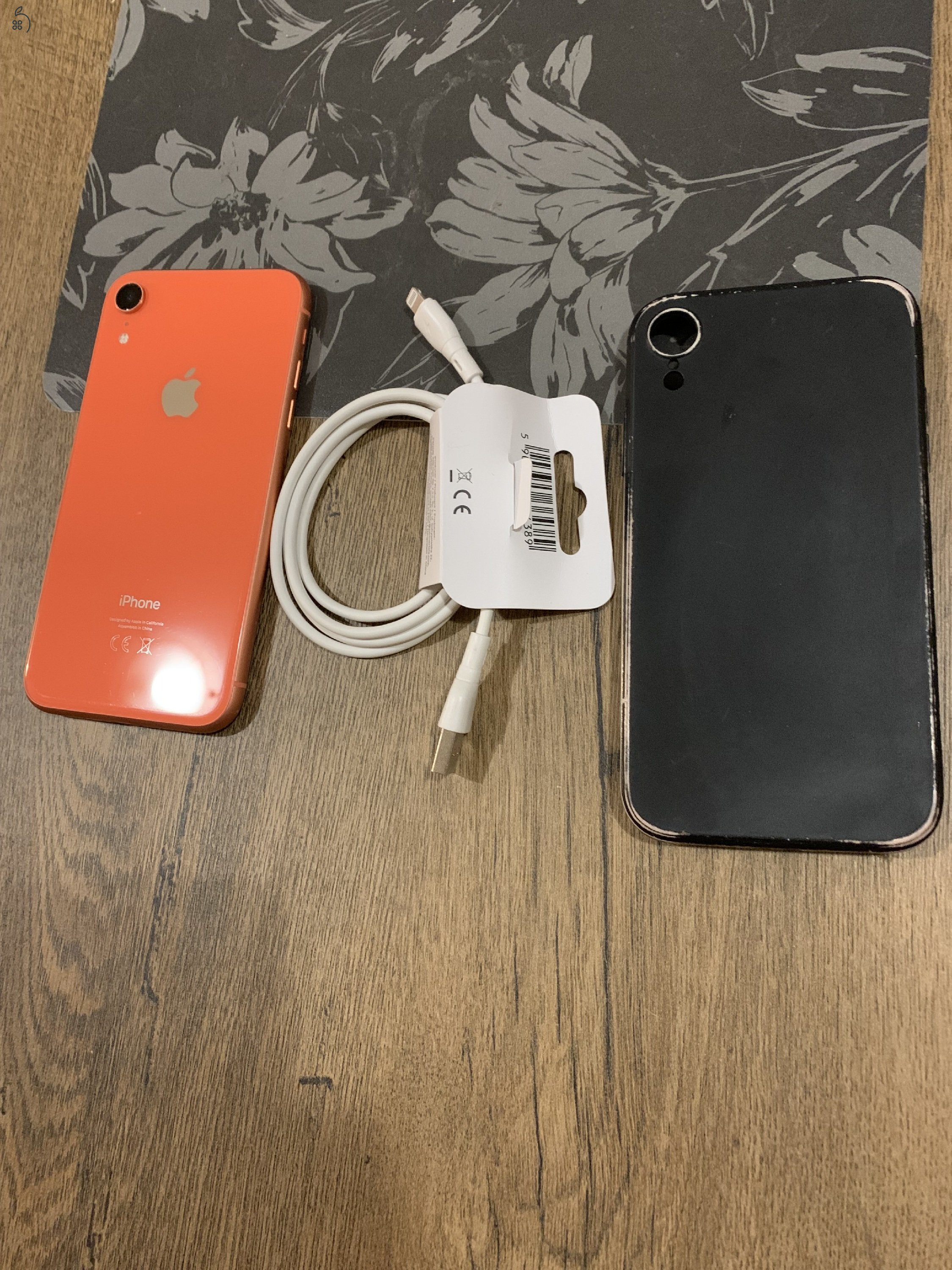 iPhone XR 64GB 100% akksi Független