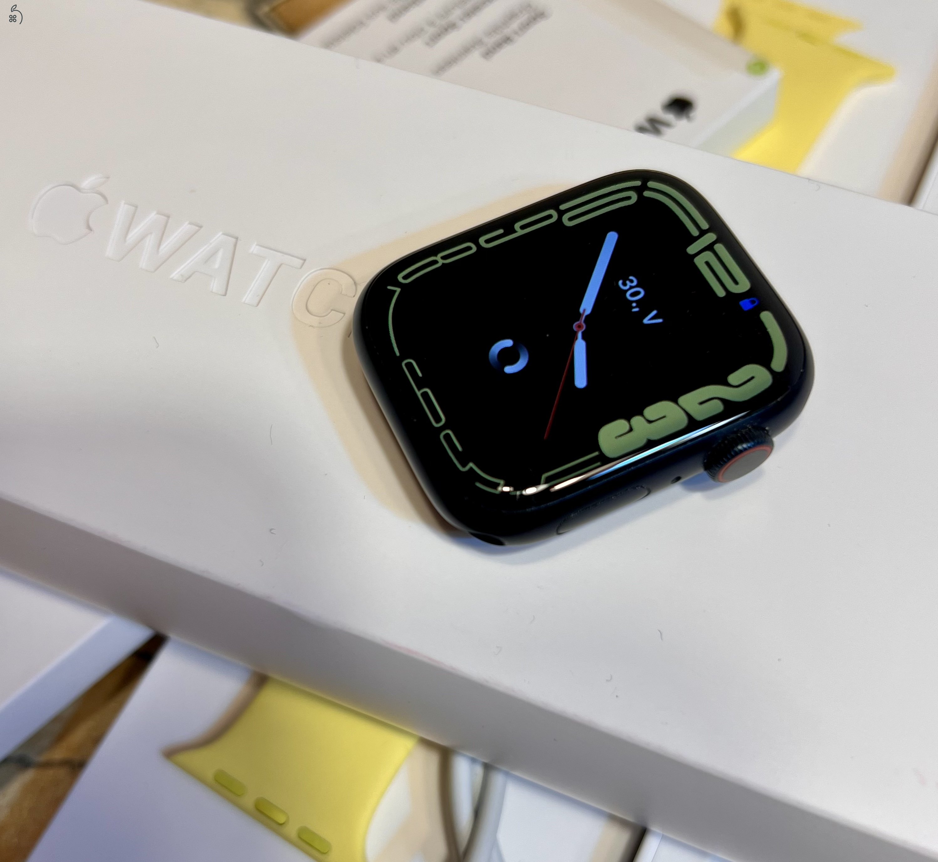 Apple Watch Series 7 Aluminum 45 mm (fekete) GPS+Cellular