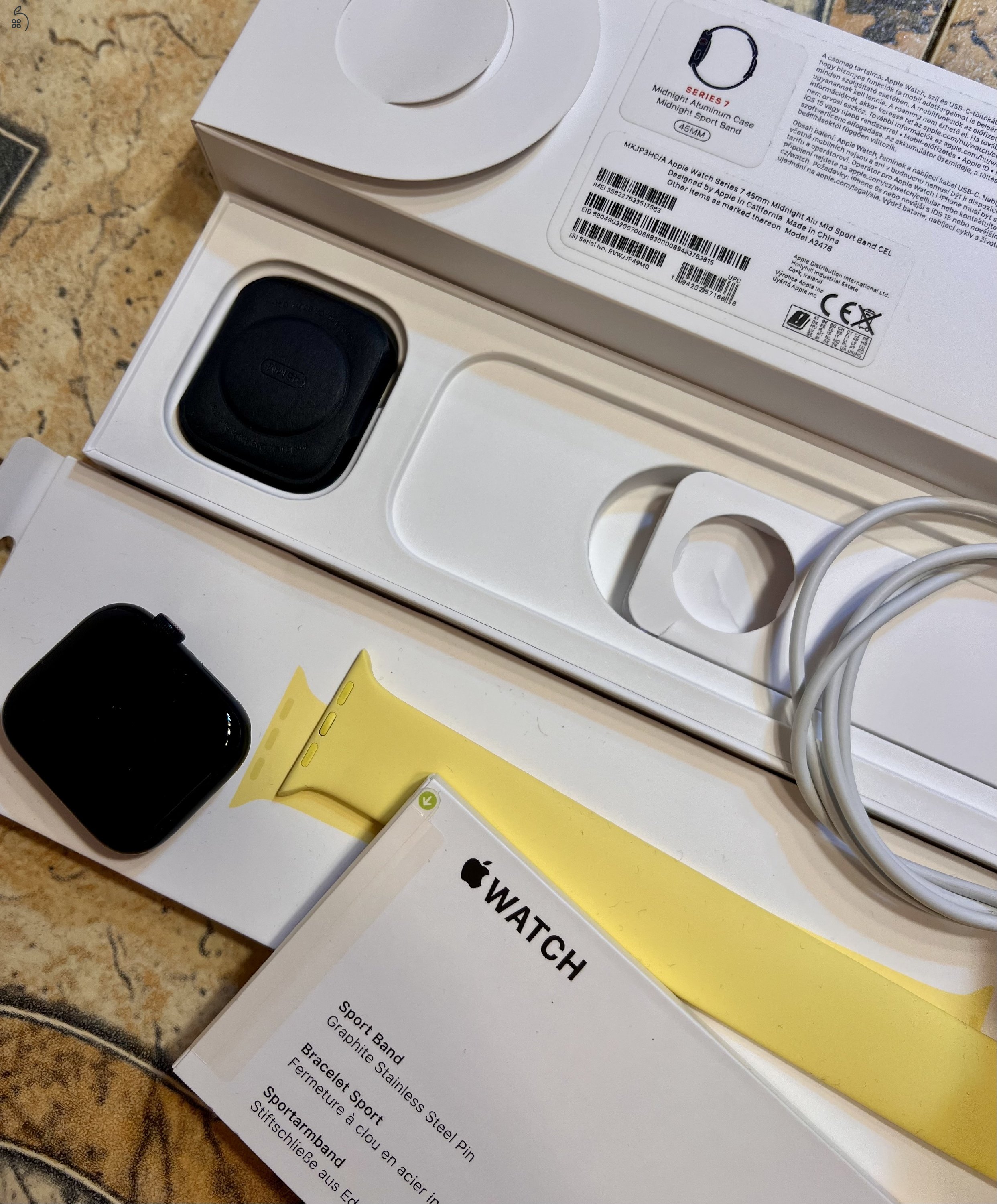 Apple Watch Series 7 Aluminum 45 mm (fekete) GPS+Cellular