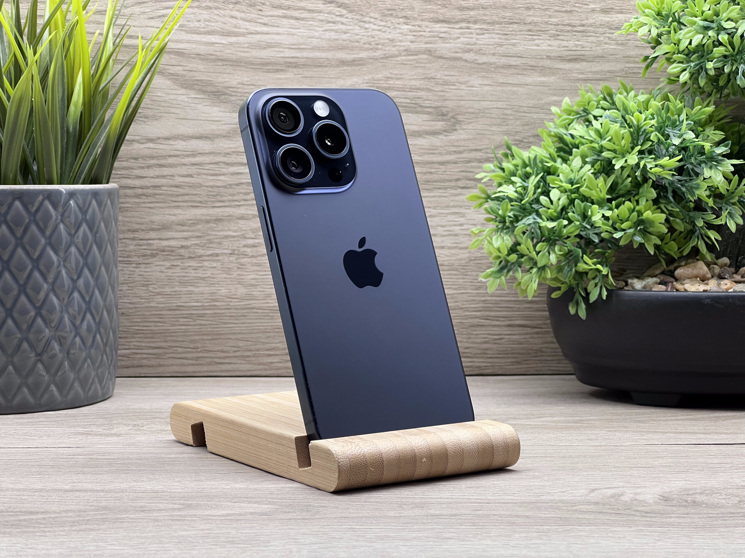 Hibátlan iPhone 15 Pro Blue Titanium 256GB 2 ÉV Garanciával Számlával 94% Akku