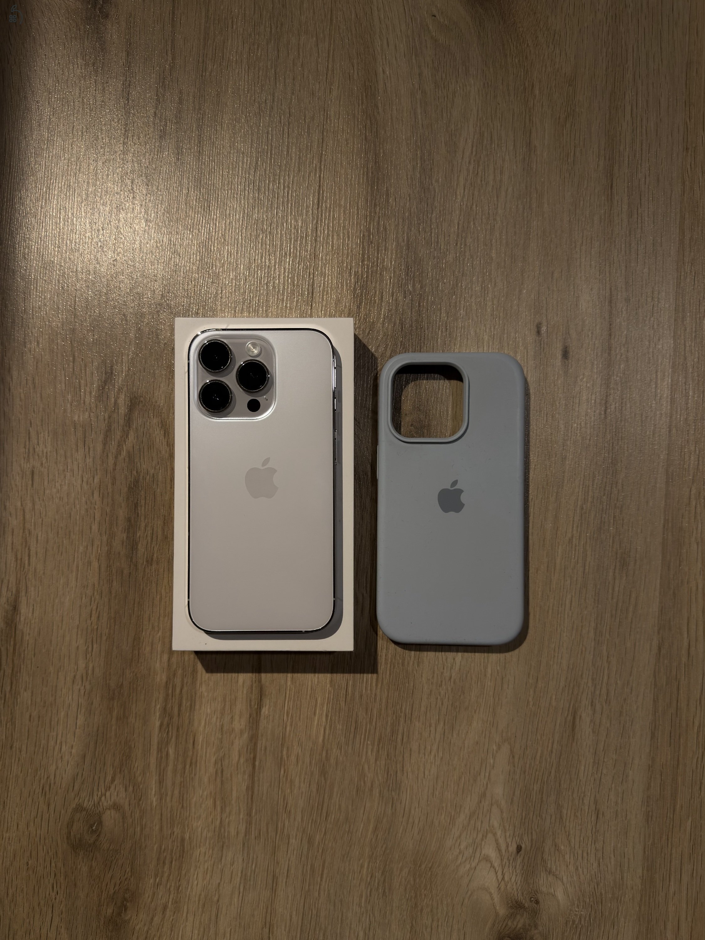 Eladó Apple iPhone 14 Pro (128 GB, ezüst), kártyafüggetlen telefon – újszerű állapot