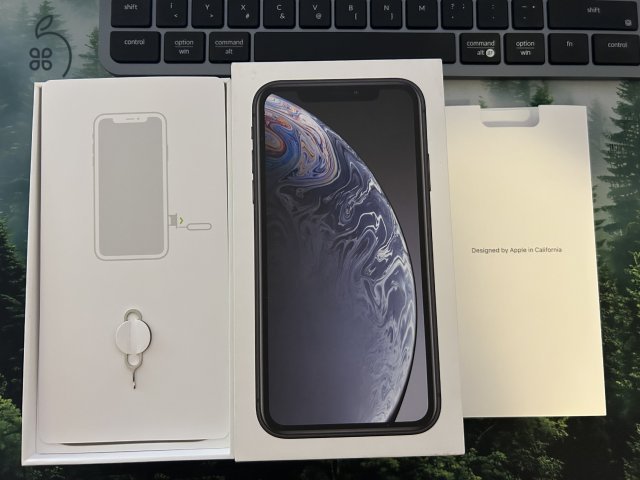 Iphone XR 128 GB + casetify tok