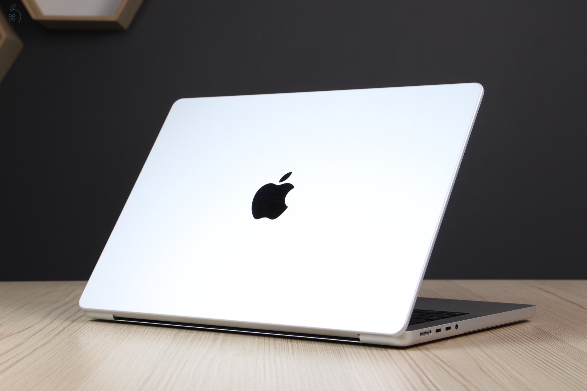 Újszerű ÁFÁS MacBook Pro 14