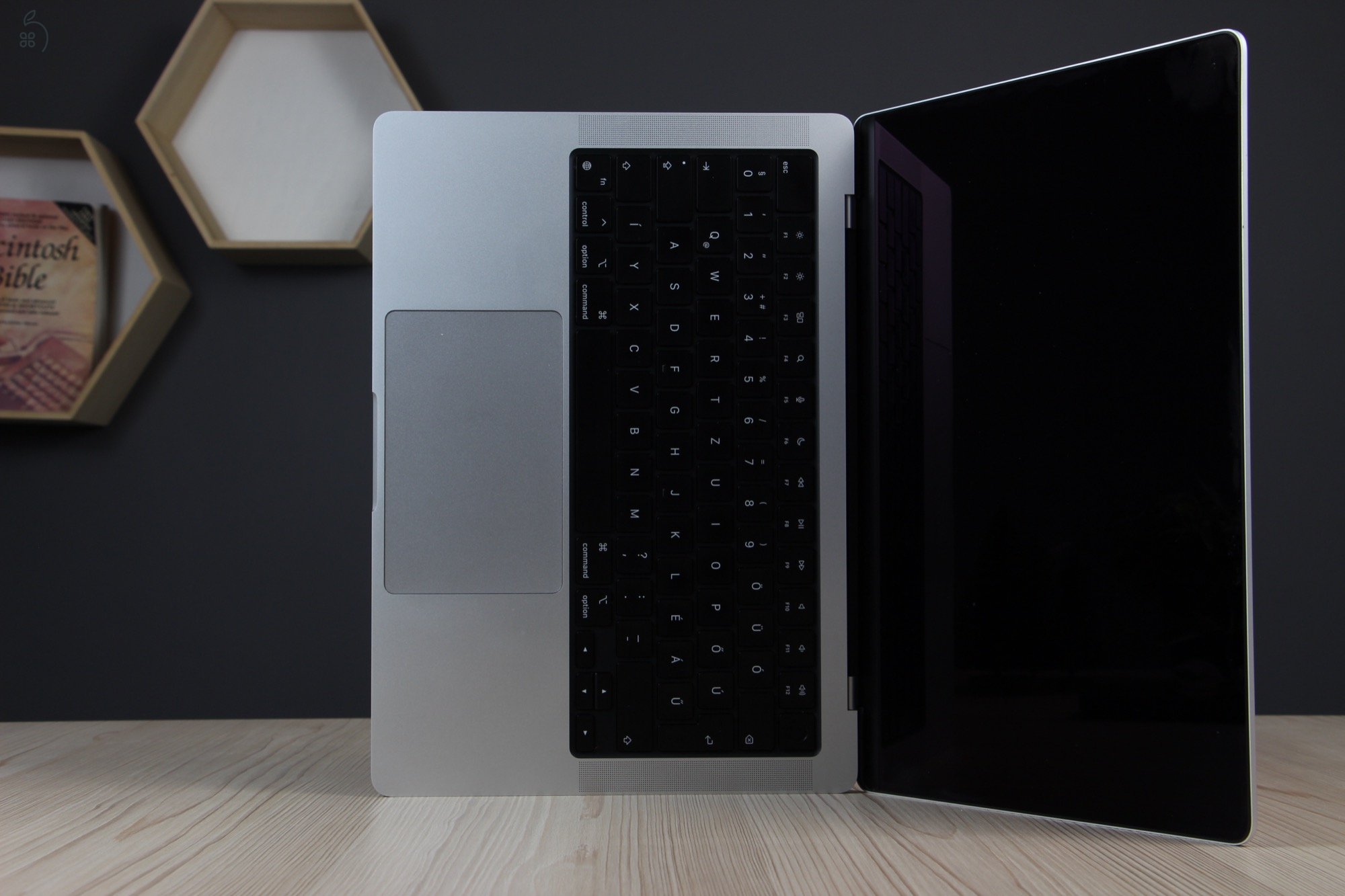 Újszerű ÁFÁS MacBook Pro 14