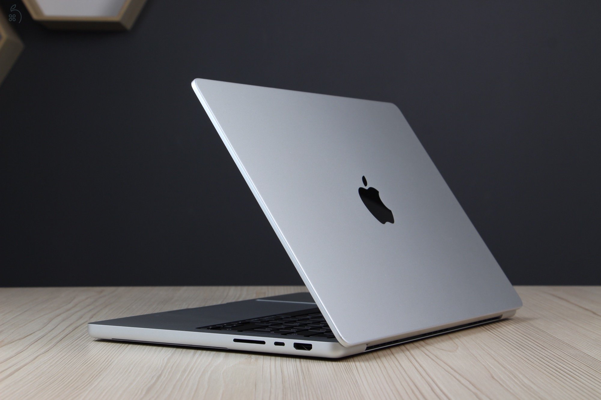 Újszerű ÁFÁS MacBook Pro 14