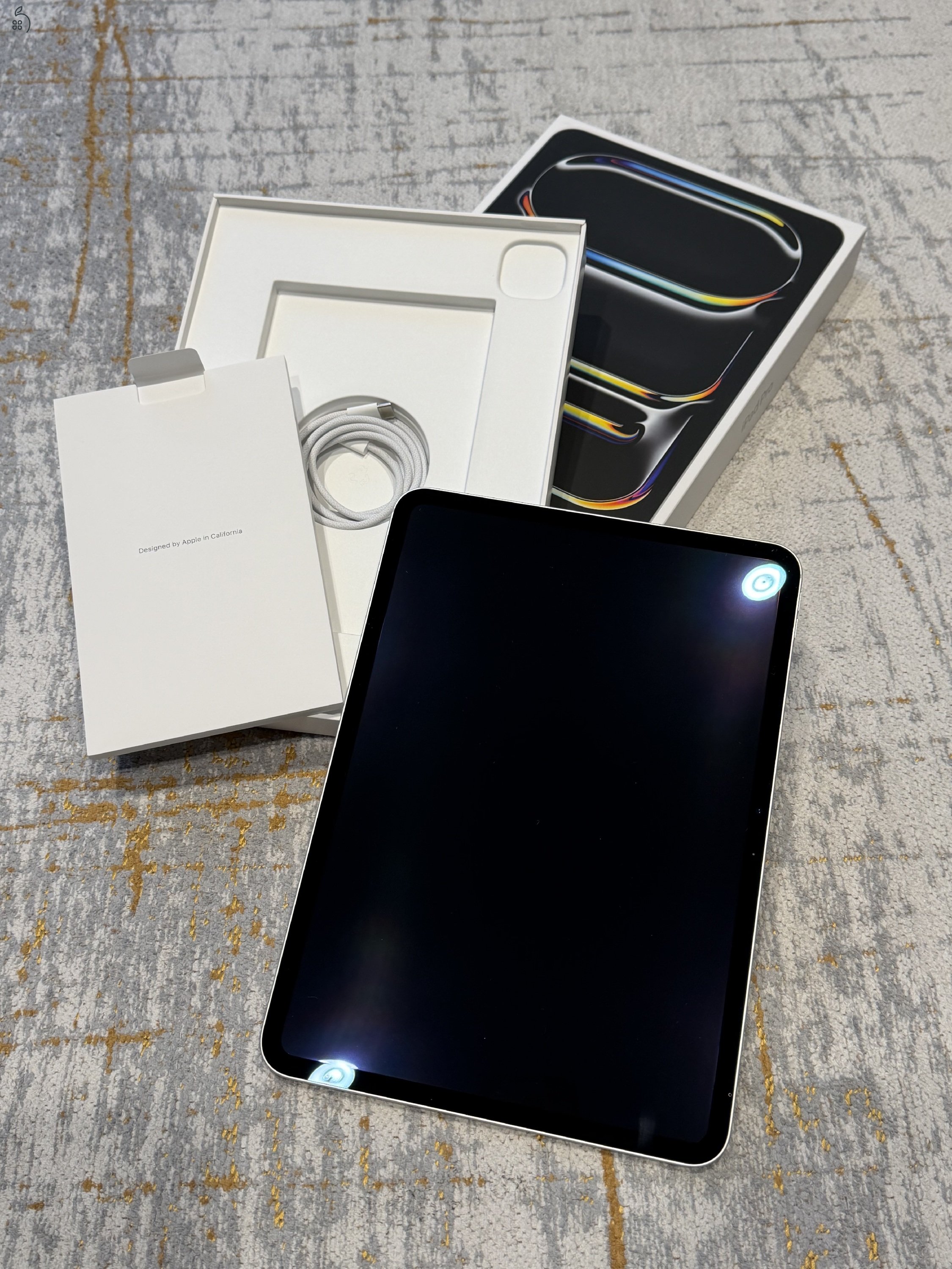 iPad Pro 11″ M4 | ezüst | 512 GB | 95% akku | OLED 120 Hz | újszerű | 1 év 9 hó gari