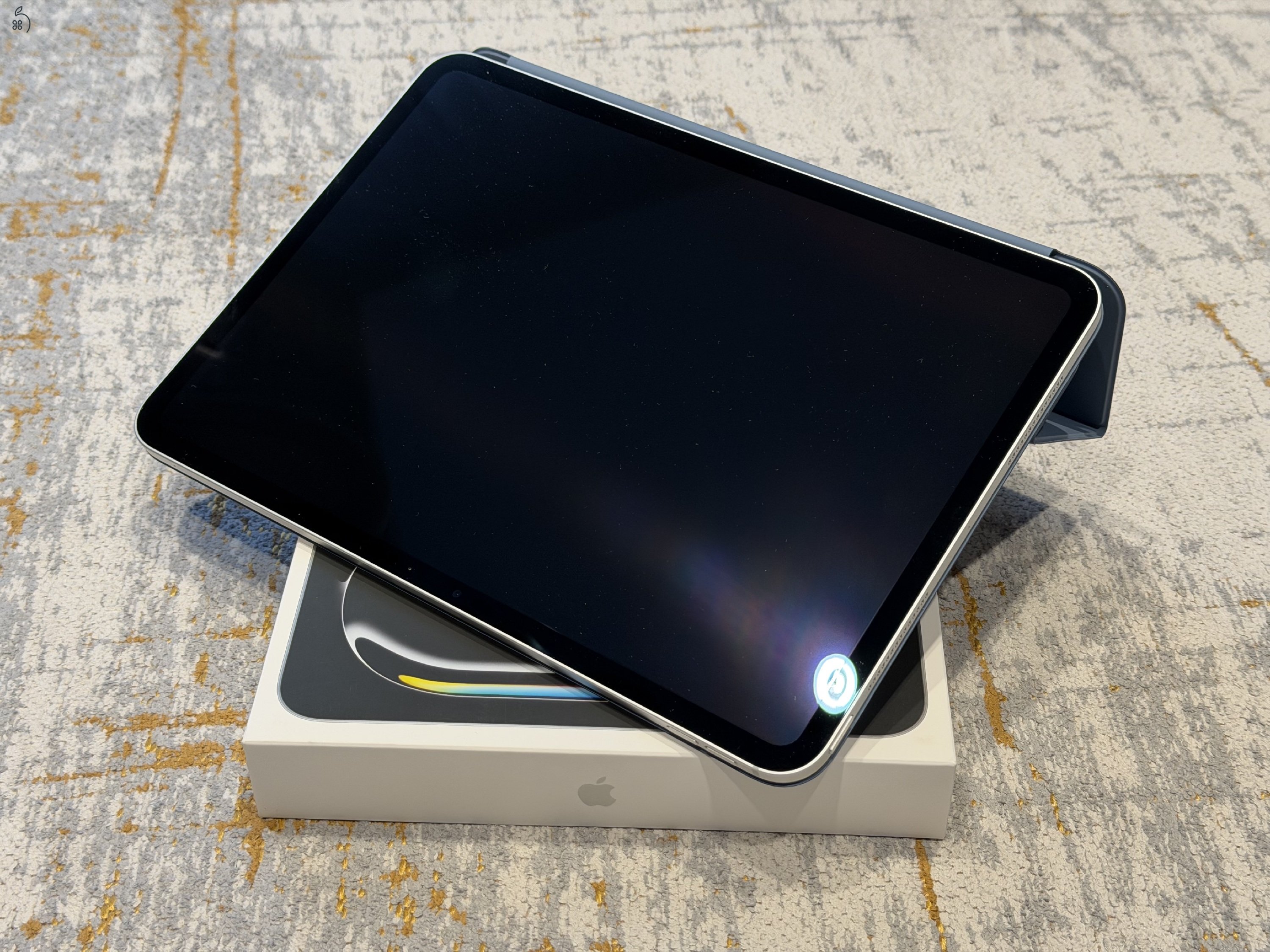 iPad Pro 11″ M4 | ezüst | 512 GB | 95% akku | OLED 120 Hz | újszerű | 1 év 9 hó gari