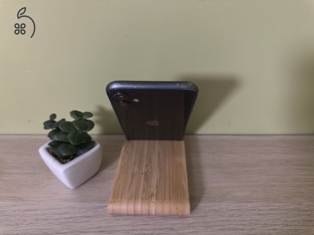 Eladó iPhone 11 – 64 GB | Független | 100% Akkumulátor