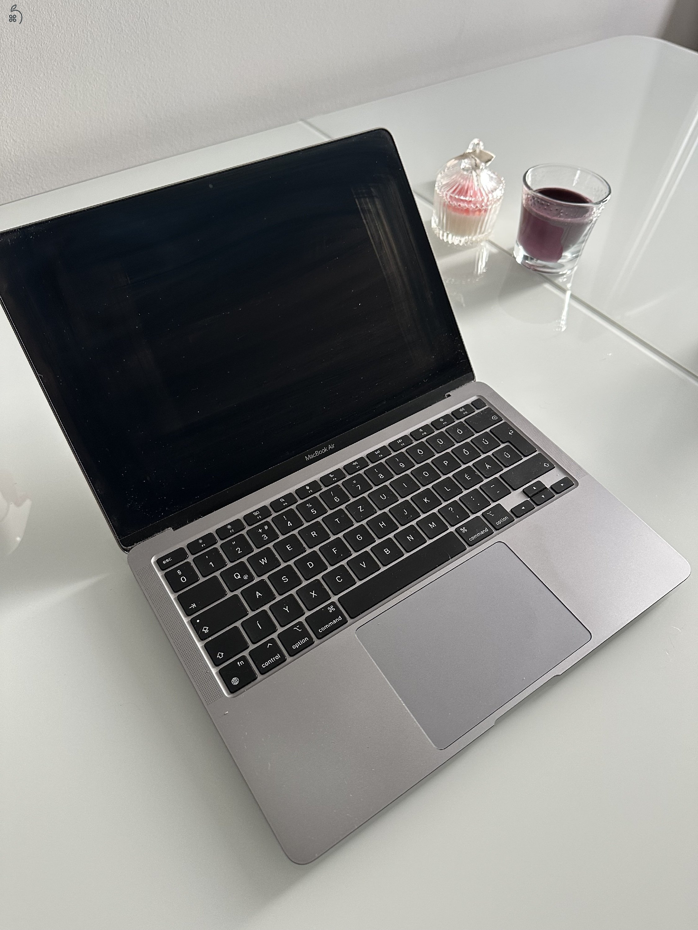 Apple MacBook Air 2020 – M1 chip | Megkímélt állapot | 83% akkukapacitás