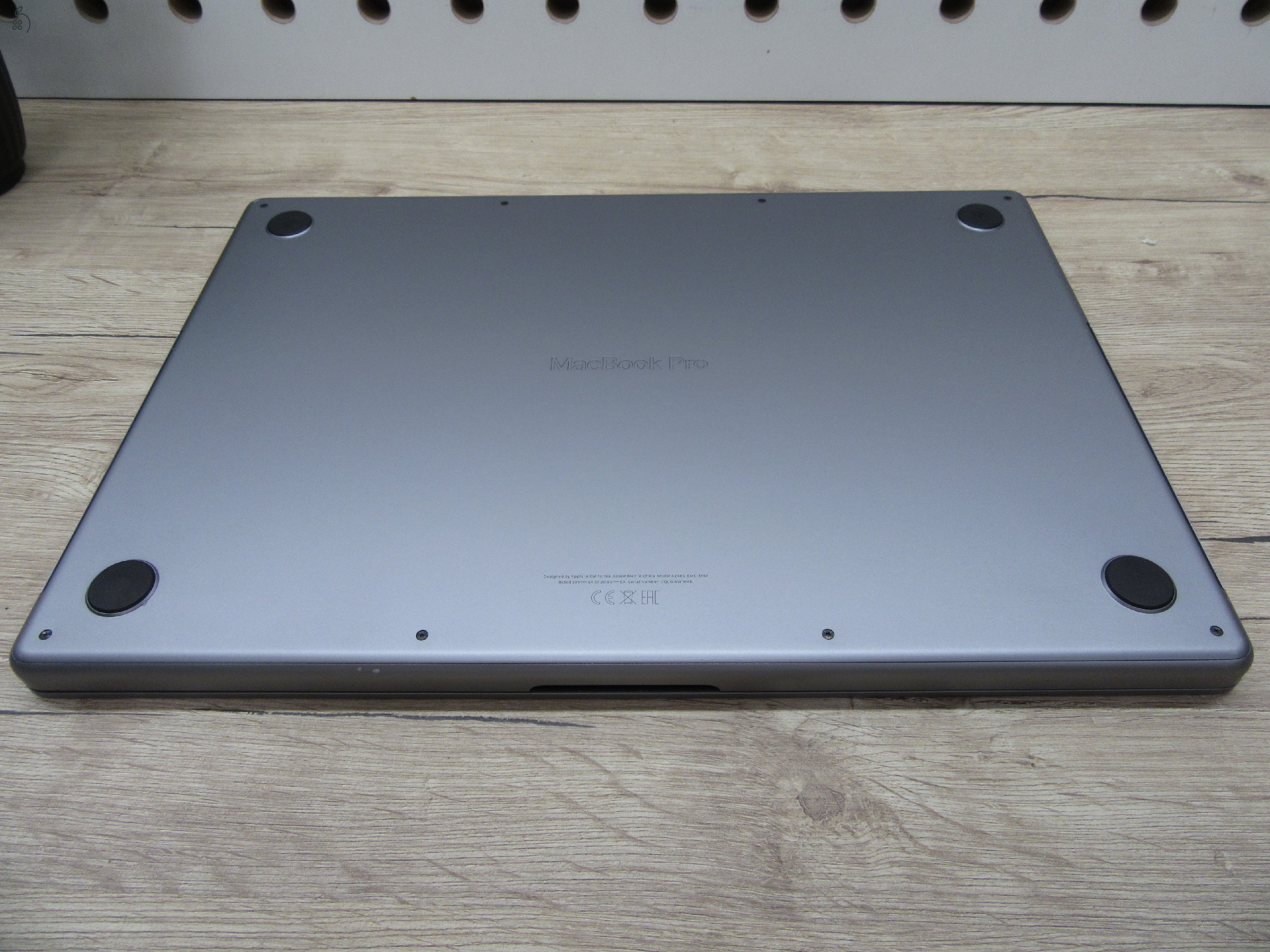 Apple MacBook Pro 16” (2021, M1 Max) – Liquid Retina XDR + ProMotion 120 Hz, akár 21 óra – 64 GB RAM – 1 TB SSD – Használt, szép állapot – 252 ciklus / 91% akku – 3 hónap garancia