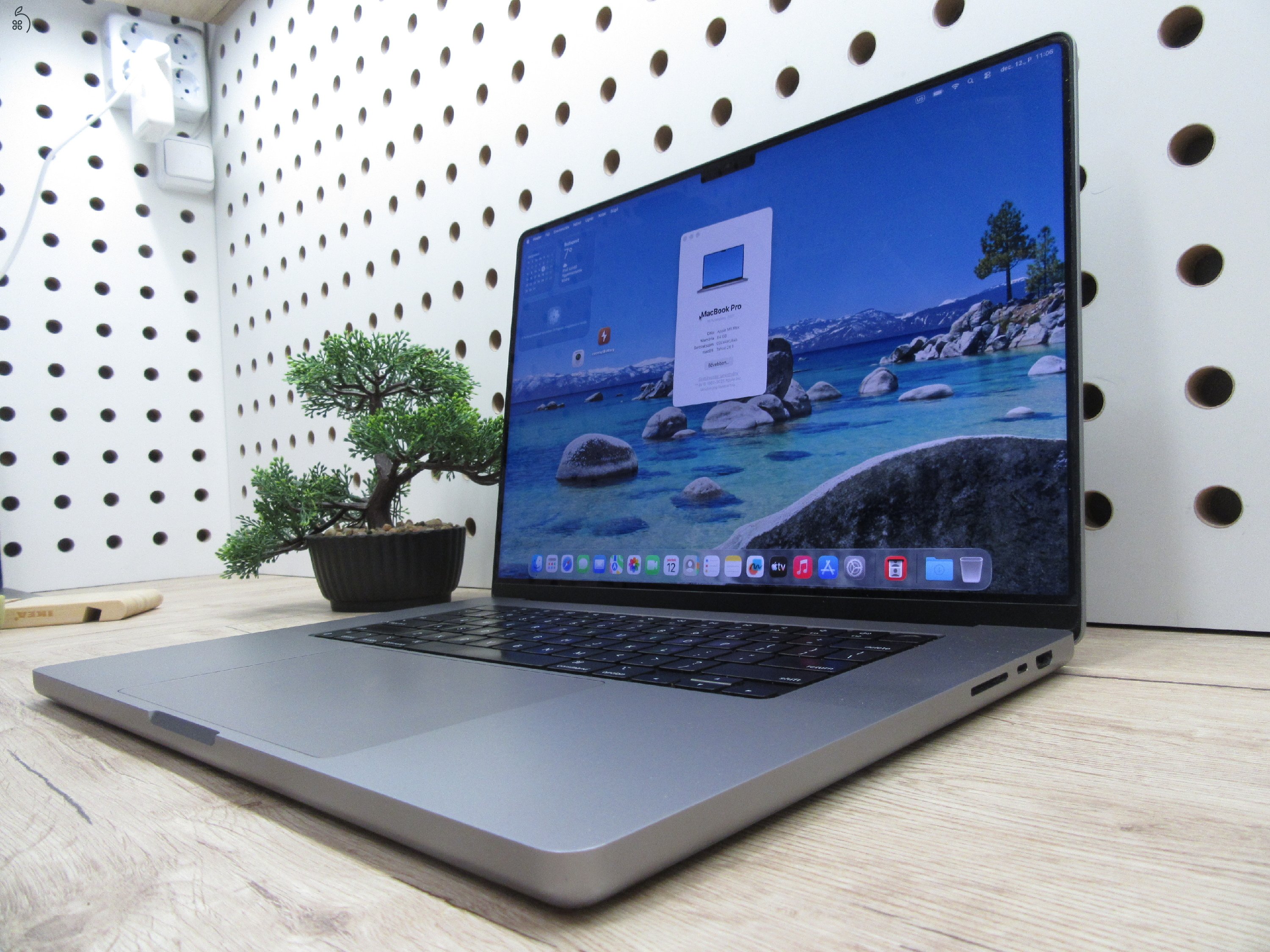 Apple MacBook Pro 16” (2021, M1 Max) – Liquid Retina XDR + ProMotion 120 Hz, akár 21 óra – 64 GB RAM – 1 TB SSD – Használt, szép állapot – 252 ciklus / 91% akku – 3 hónap garancia