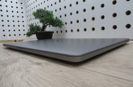 Apple MacBook Pro 16” (2019, Retina) – 6-magos i7, Radeon Pro 5300M, 16″ nagy kijelző – 16/500 GB – Használt, karcmentes – ~80% akku – 3 hónap garancia