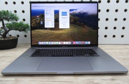 Apple MacBook Pro 16” (2019, Retina) – 6-magos i7, Radeon Pro 5300M, 16″ nagy kijelző – 16/500 GB – Használt, karcmentes – ~80% akku – 3 hónap garancia