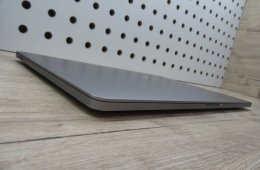 Apple MacBook Pro 16” (2019, Retina) – 6-magos i7, Radeon Pro 5300M, 16″ nagy kijelző – 16/500 GB – Használt, karcmentes – ~80% akku – 3 hónap garancia