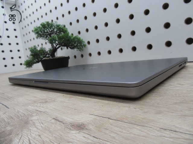 Apple MacBook Pro 16” (2021, M1 Pro) – Liquid Retina XDR + ProMotion 120 Hz, akár 21 óra – 32 GB RAM – 512 GB SSD – Használt, karcmentes – 353 ciklus / 86% akku – 3 hónap garancia