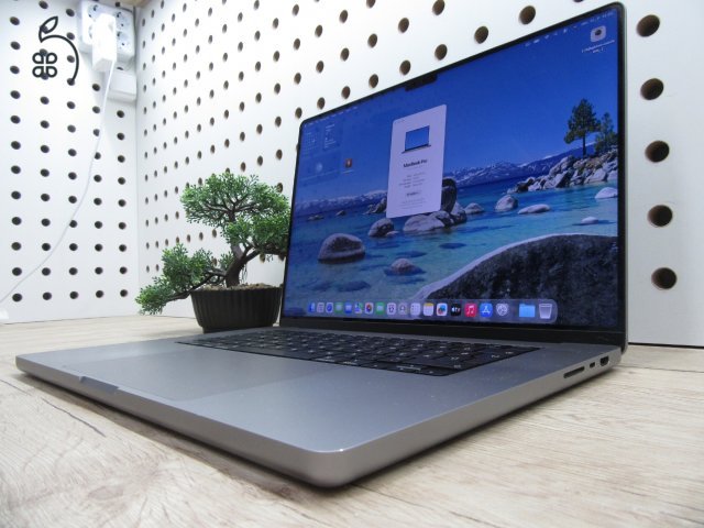 Apple MacBook Pro 16” (2021, M1 Pro) – Liquid Retina XDR + ProMotion 120 Hz, akár 21 óra – 32 GB RAM – 512 GB SSD – Használt, karcmentes – 353 ciklus / 86% akku – 3 hónap garancia