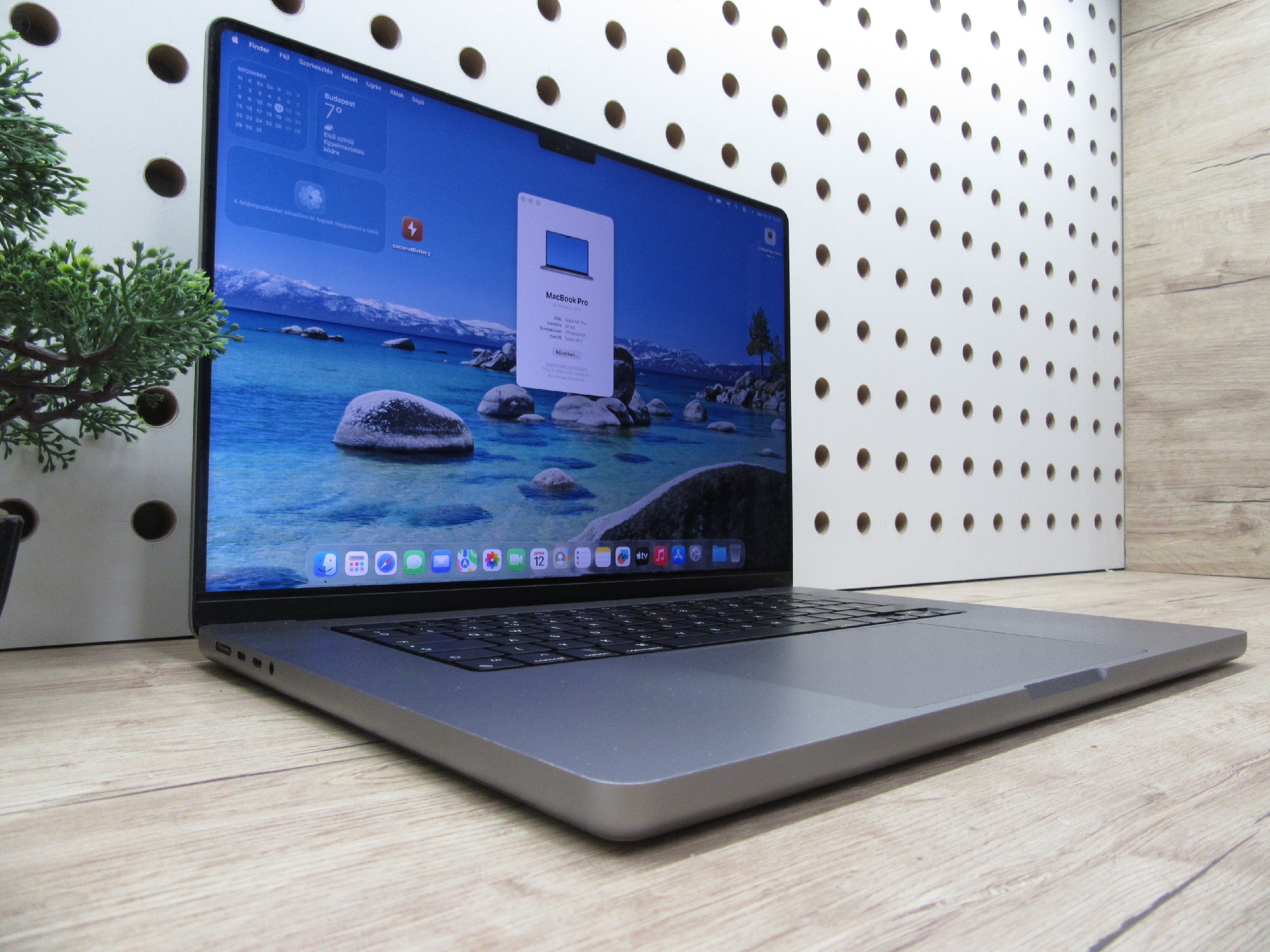 Apple MacBook Pro 16” (2021, M1 Pro) – Liquid Retina XDR + ProMotion 120 Hz, akár 21 óra – 32 GB RAM – 512 GB SSD – Használt, karcmentes – 353 ciklus / 86% akku – 3 hónap garancia