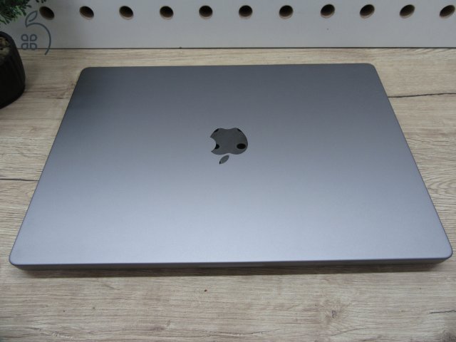 Apple MacBook Pro 16” (2021, M1 Pro) – Liquid Retina XDR + ProMotion 120 Hz, akár 21 óra – 32 GB RAM – 512 GB SSD – Használt, karcmentes – 353 ciklus / 86% akku – 3 hónap garancia