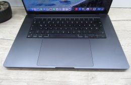Apple MacBook Pro 16” (2023, M3 Pro) – Liquid Retina XDR + ProMotion 120 Hz, akár 22 óra – 36 GB RAM – 500 GB SSD – Használt, karcmentes – 133 ciklus / 90% akku – 3 hónap garancia