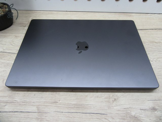 Apple MacBook Pro 16” (2023, M3 Pro) – Liquid Retina XDR + ProMotion 120 Hz, akár 22 óra – 36 GB RAM – 500 GB SSD – Használt, karcmentes – 133 ciklus / 90% akku – 3 hónap garancia