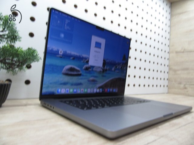 Apple MacBook Pro 16” – M1 Pro, 32 GB, 512 GB – Prémium kijelző, egész napos akku – Használt, karcmentes – 3 hónap garancia - 166 töltési ciklus