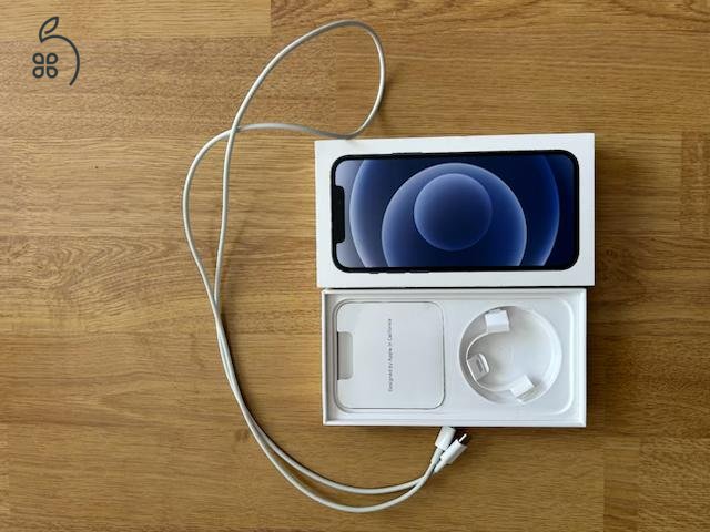 Hibátlanul működő kártyafüggetlen iPhone 12 (64 GB) új bőrtokkal