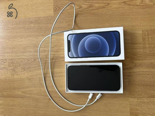 Hibátlanul működő kártyafüggetlen iPhone 12 (64 GB) új bőrtokkal