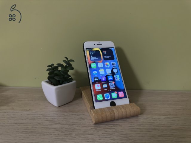 Eladó iPhone 7 | 32 GB | 100% akkumulátor | fekete ház / fehér előlap