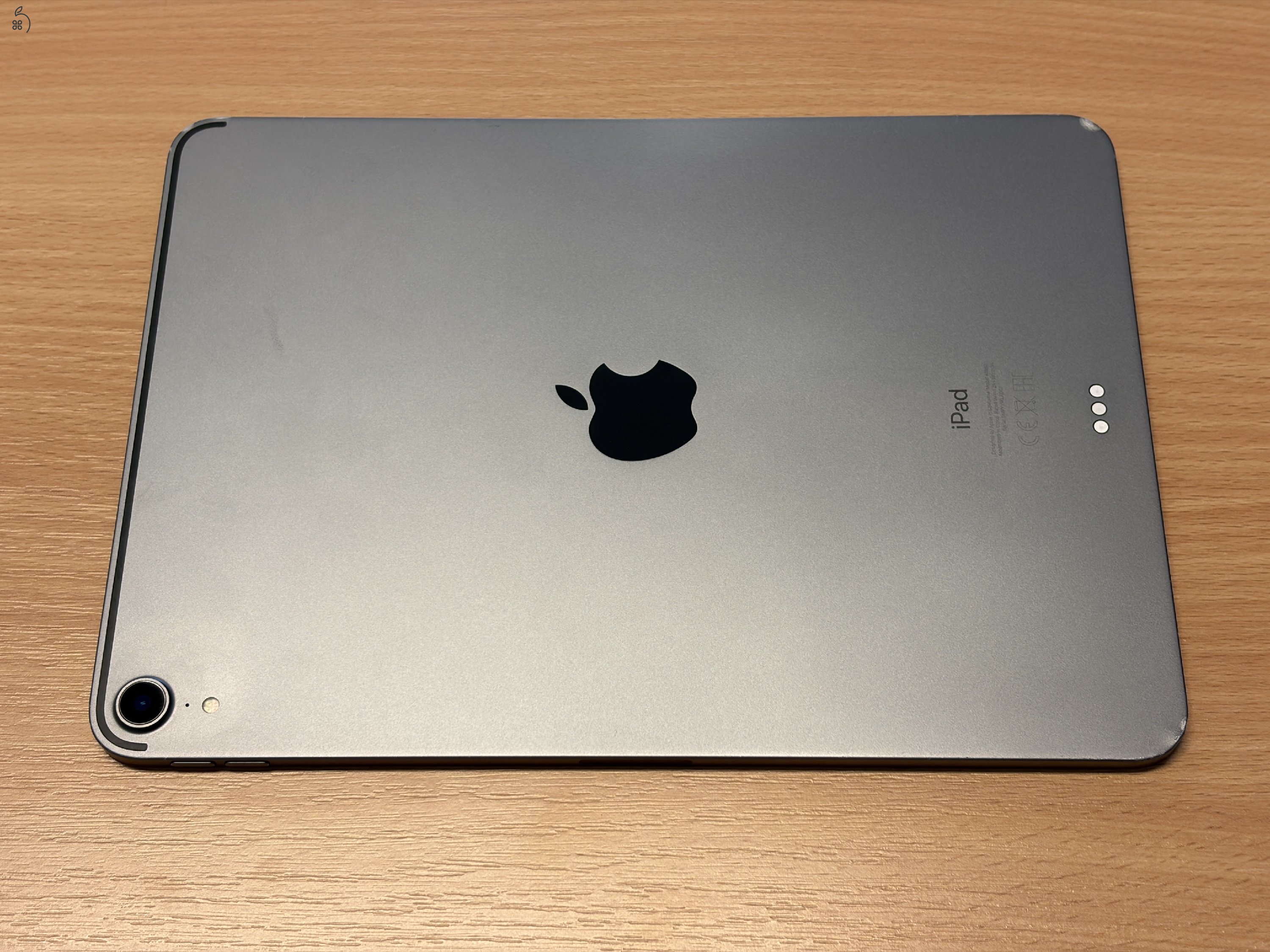 iPad Pro 11-inch WI-FI 64 GB Magic Kexboard-al eladó