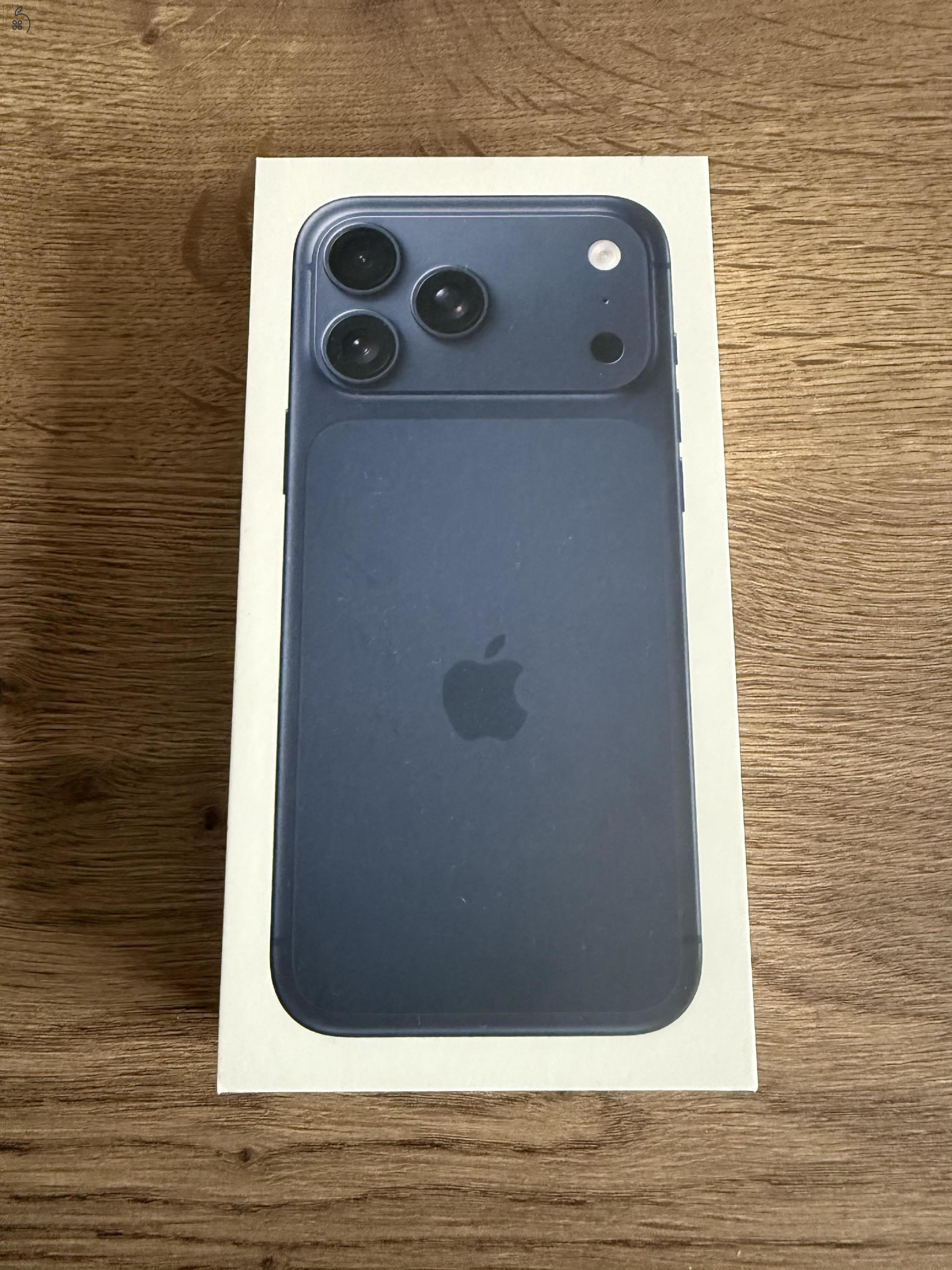 Apple iPhone 17 Pro Max 256 GB Deep Blue - Bontatlan - HIVATALOS európai Apple viszonteladótól!
