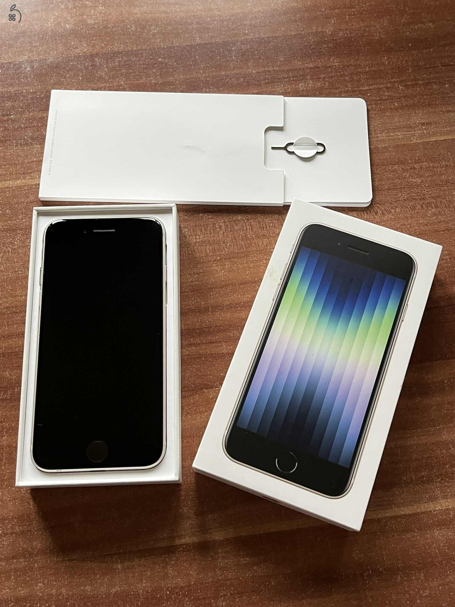 iPhone SE 3. generációs (csillagfény)