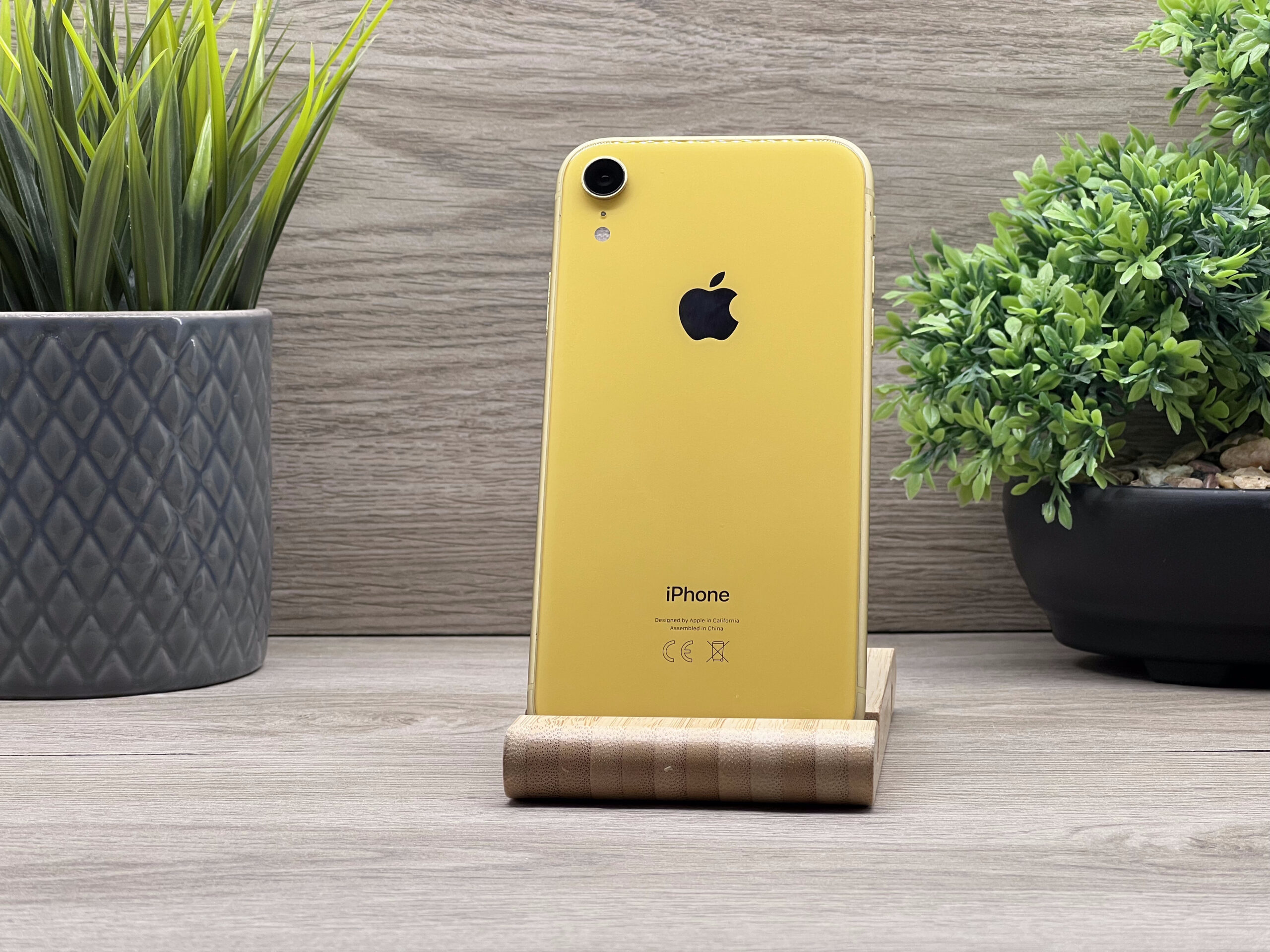 iPhone XR Yellow 64GB 2 ÉV Garanciával Számlával 100% Akku