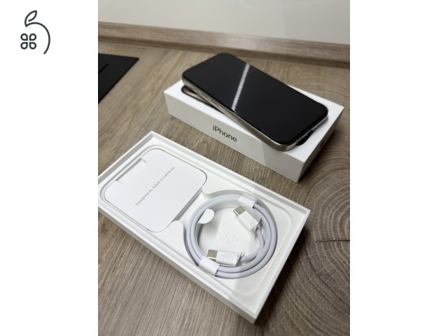 Iphone 15 pro 256 gb natúr titán hibátlan telefon eladó