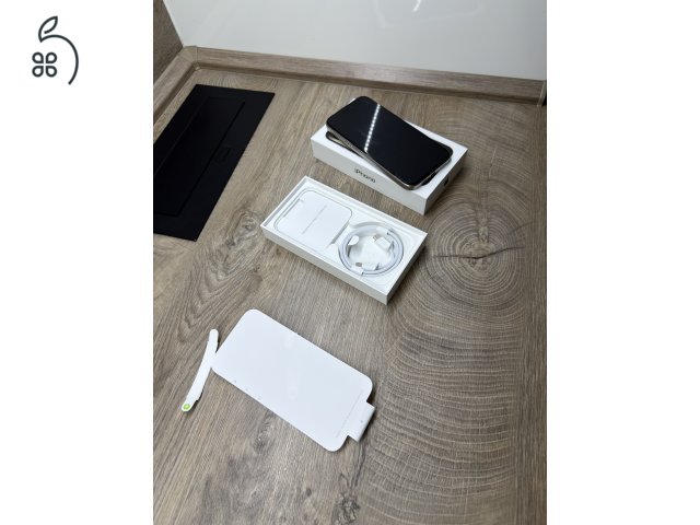 Iphone 15 pro 256 gb natúr titán hibátlan telefon eladó