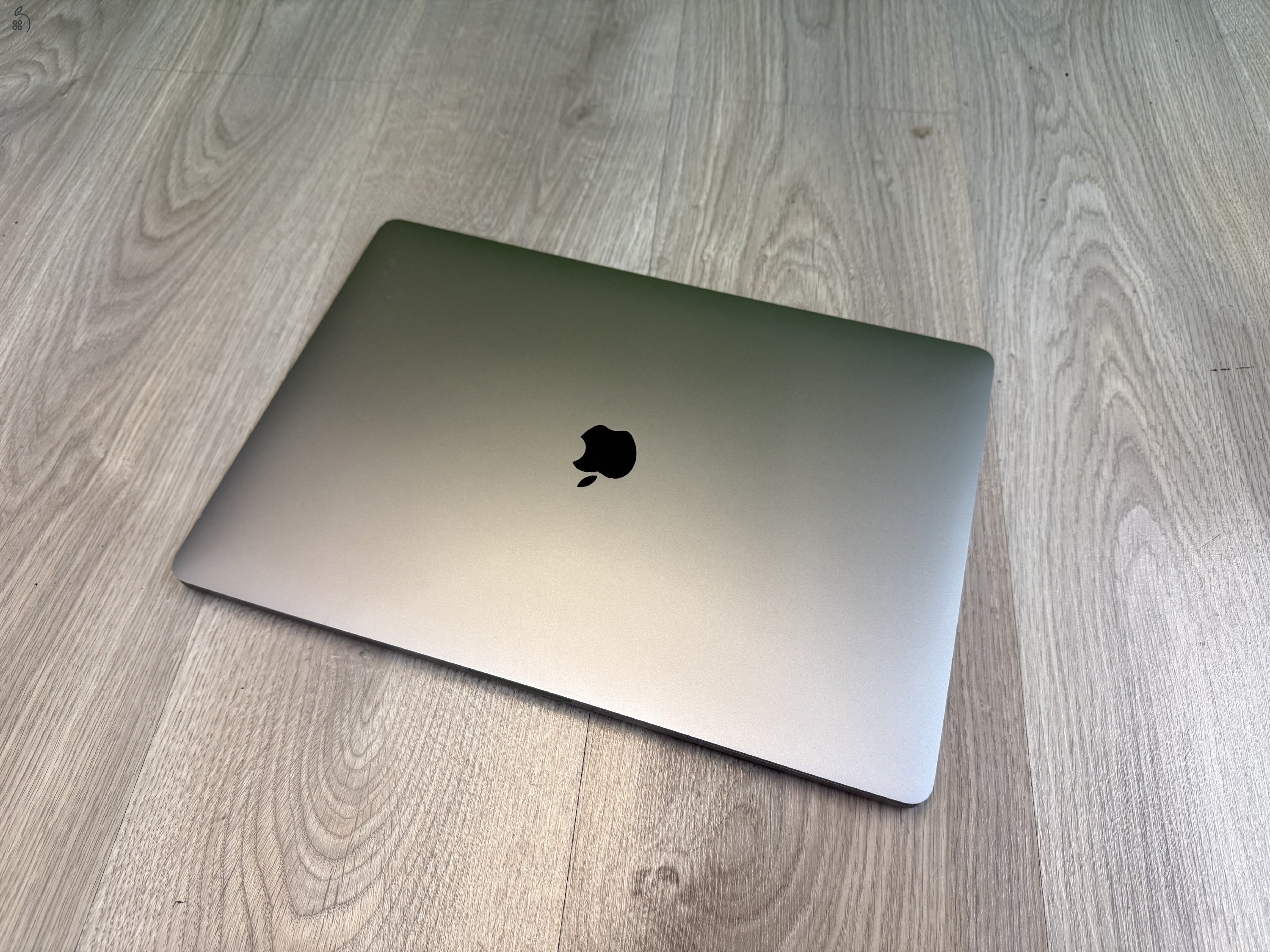 Apple Macbook Pro 2019 16 Touchbar i9 2.3/16GB/1TB/Radeon Pro 5500M eladó!