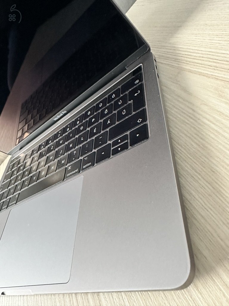 MacBook Pro i5 13” / 8 GB RAM / 512 GB SSD / Touch Bar / Space Grey / HUN billentyűzet / Megkímélt