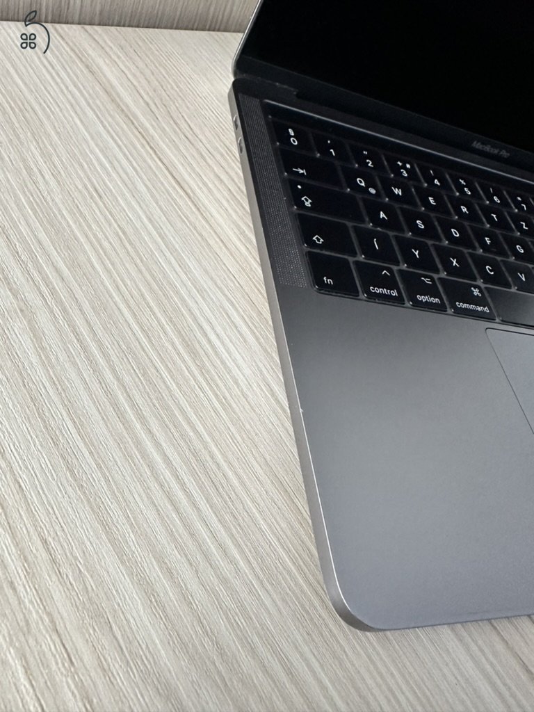 MacBook Pro i5 13” / 8 GB RAM / 512 GB SSD / Touch Bar / Space Grey / HUN billentyűzet / Megkímélt