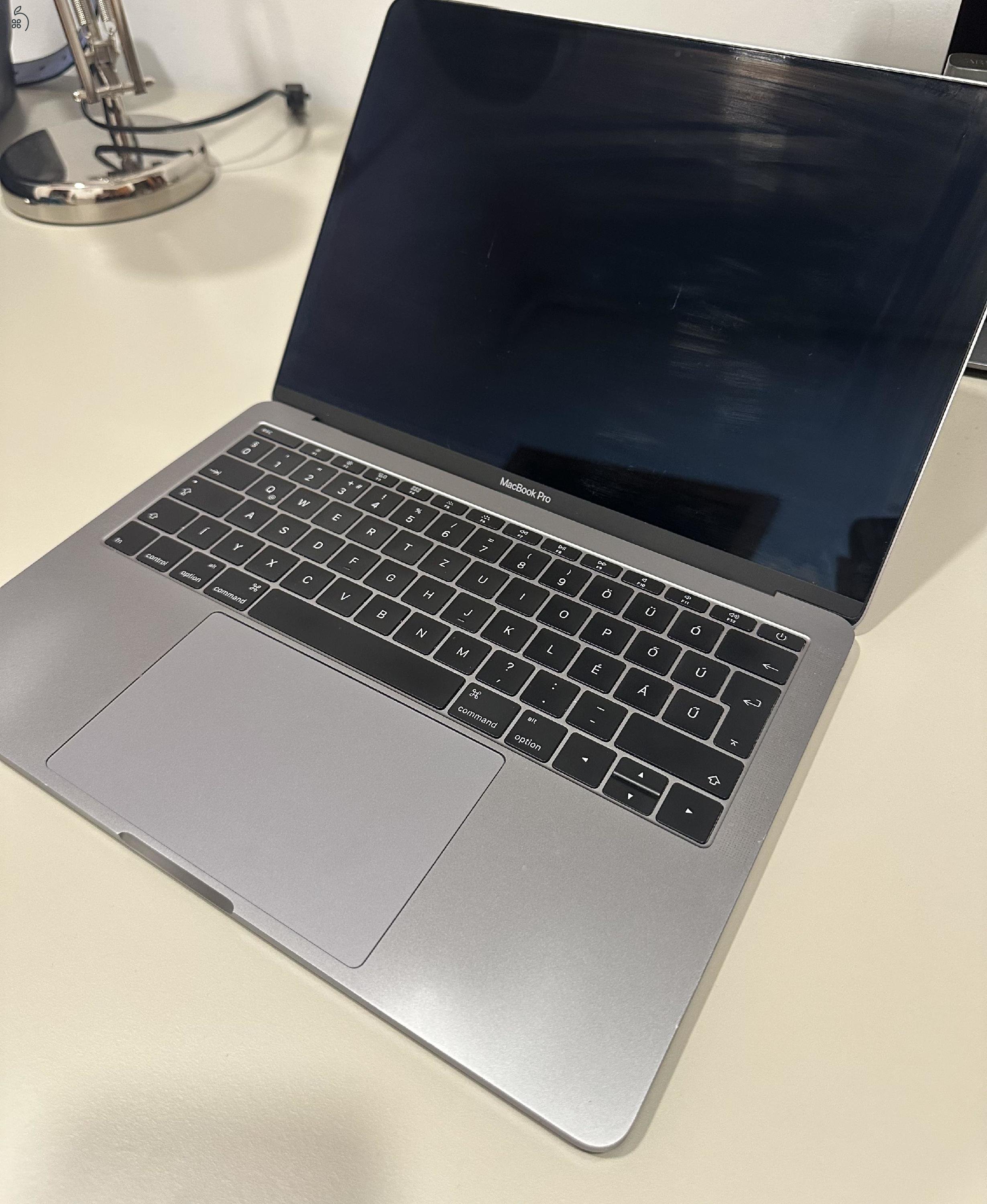 MacBook Pro 2016 Retina 256GB - 8GB (141 ciklus) Space gray