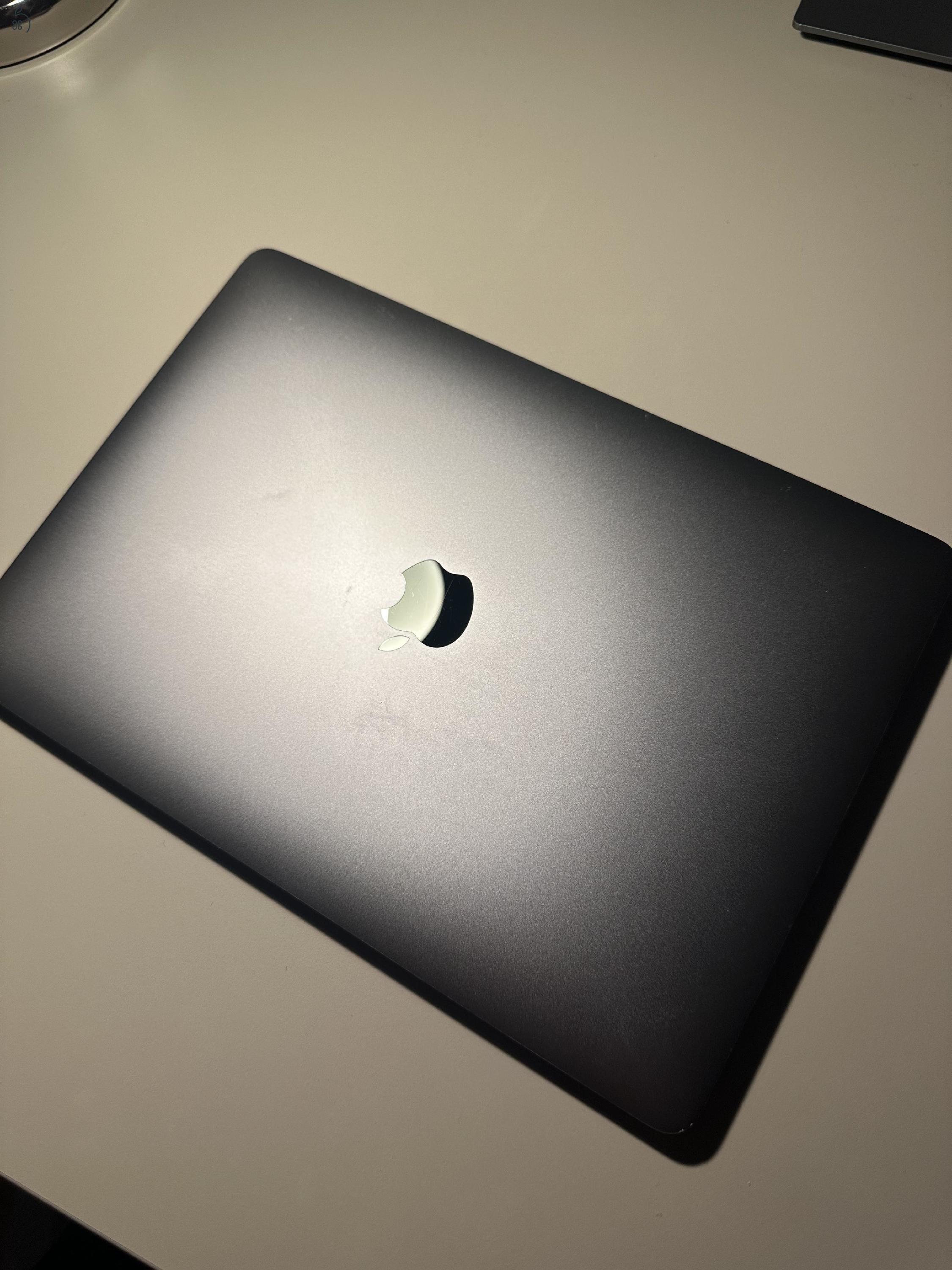 MacBook Pro 2016 Retina 256GB - 8GB (141 ciklus) Space gray