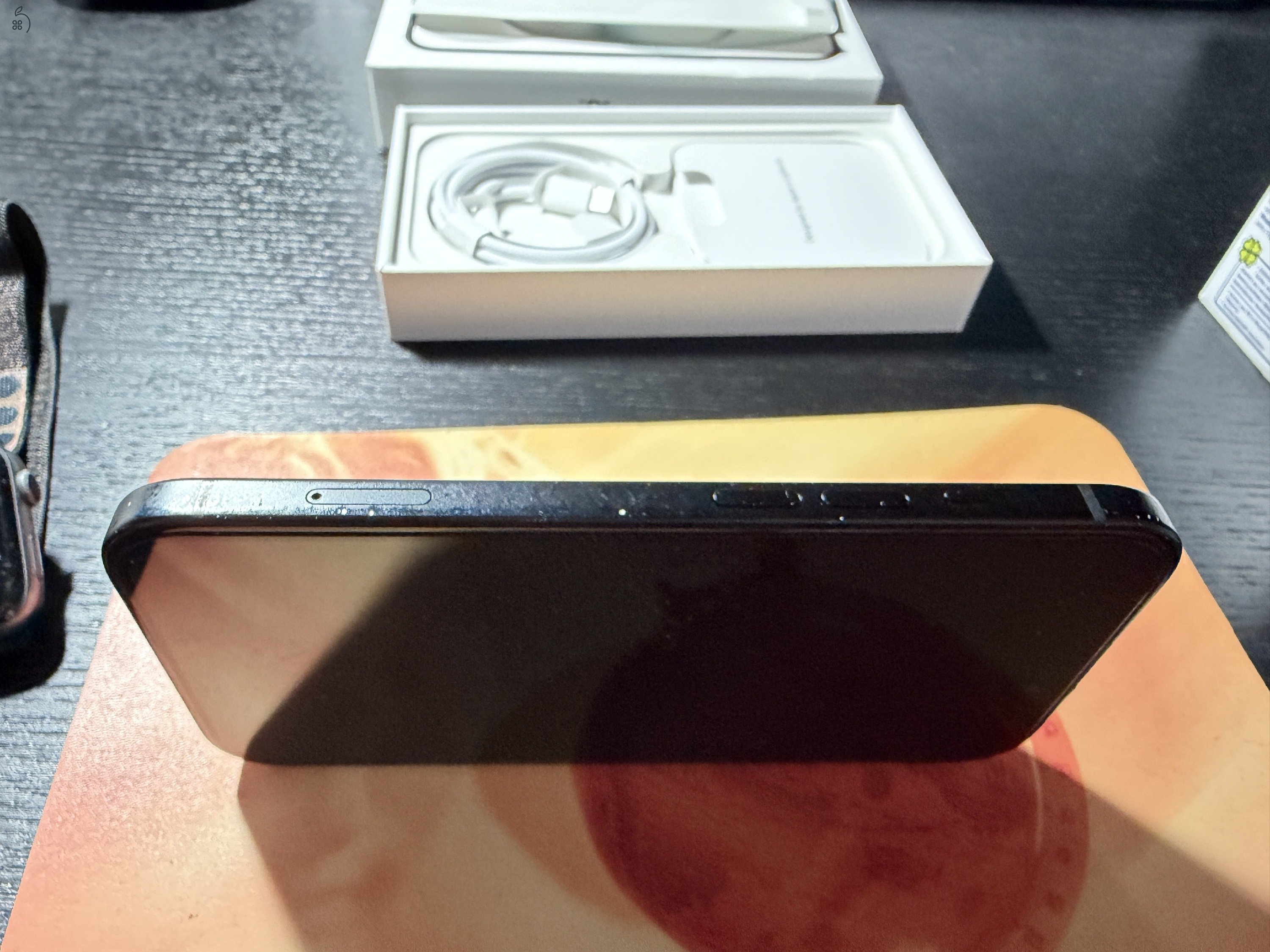 Eladó iphone 15 ajandék watch 4