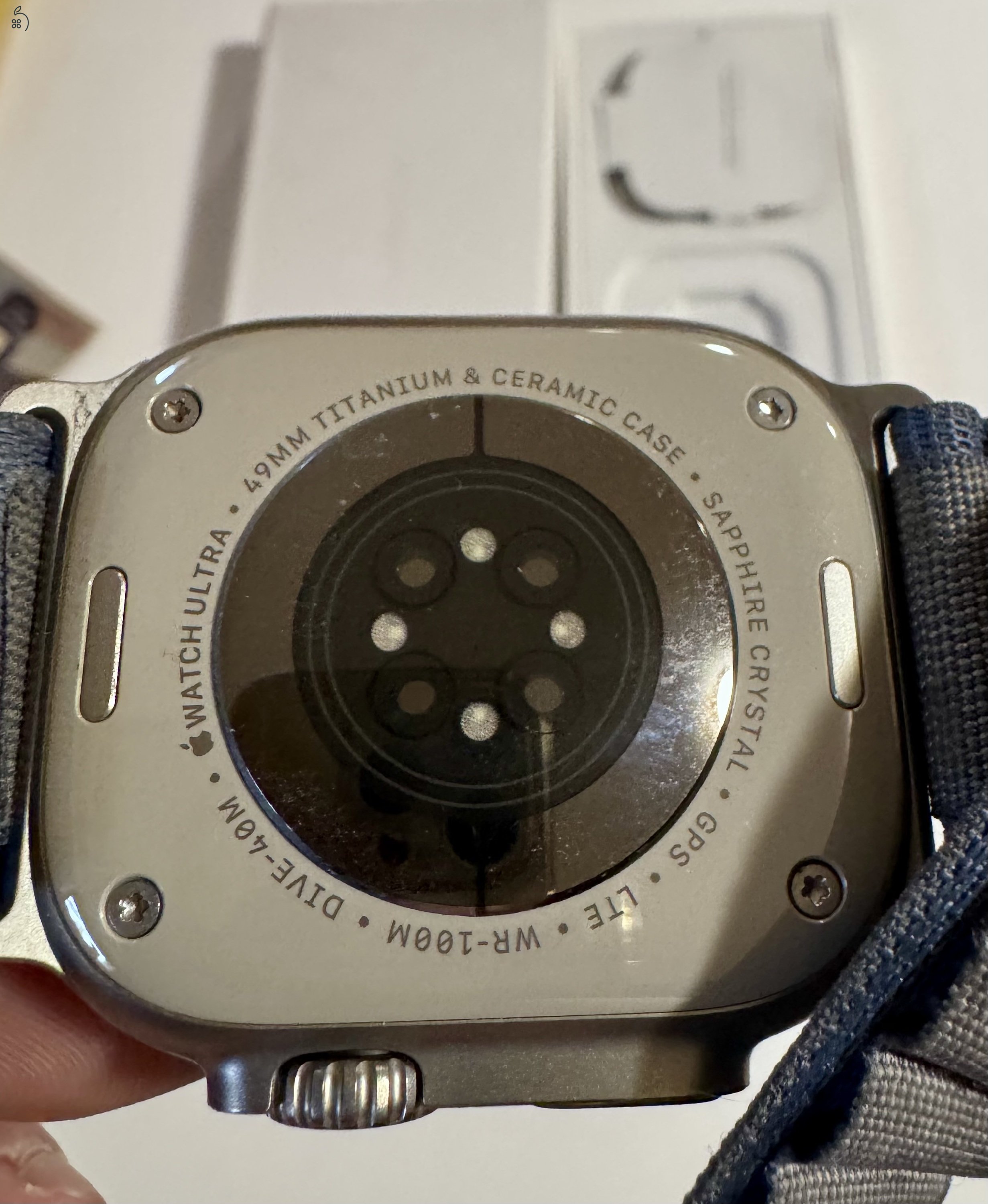 Apple Watch Ultra 2 GPS + Cellular, 49 mm-es titántok, kék Alpesi pánt - L
