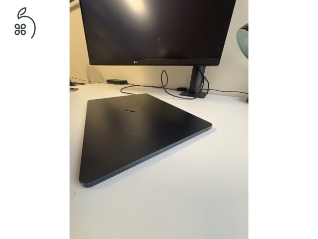 Eladó MacBook Air 15” M4 – 16 GB RAM / 512 GB 