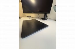 Eladó MacBook Air 15” M4 – 16 GB RAM / 512 GB 