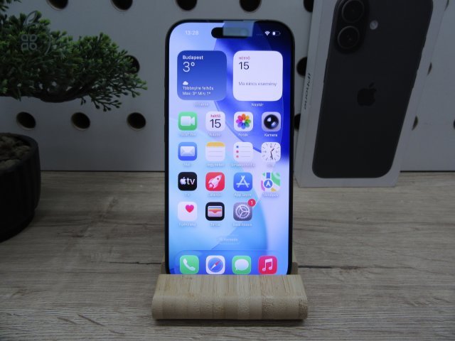 Apple iPhone 17 – Black – 256 GB – Pro kijelző, ultra éles fotók, 100% akku – Használt, újszerű – Apple garancia 2026.12.06