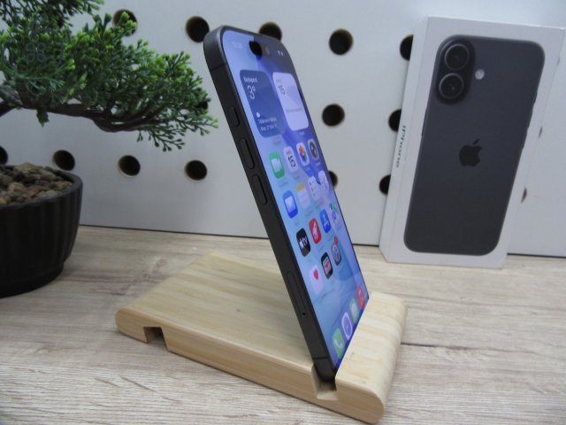 Apple iPhone 17 – Black – 256 GB – Pro kijelző, ultra éles fotók, 100% akku – Használt, újszerű – Apple garancia 2026.12.06