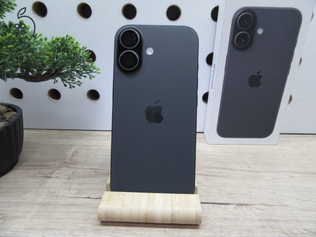 Apple iPhone 17 – Black – 256 GB – Pro kijelző, ultra éles fotók, 100% akku – Használt, újszerű – Apple garancia 2026.12.06