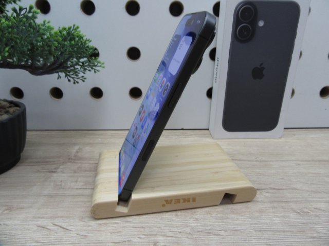 Apple iPhone 17 – Black – 256 GB – Pro kijelző, ultra éles fotók, 100% akku – Használt, újszerű – Apple garancia 2026.12.06